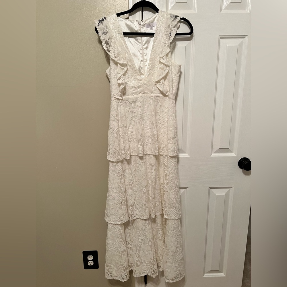 Lulu's Dresses Lulus White Lace Ruffled Tiered Sleeveless Maxi Dress, Size Small